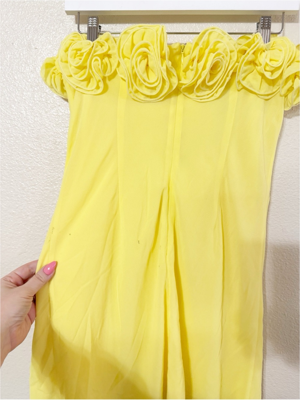 Lovers and Friends Jemma Rosette Flower Yellow Strapless Mini Dress size large - Picture 10 of 11